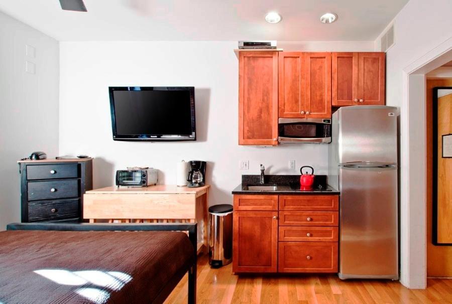 Boston Christopher Chambre photo
