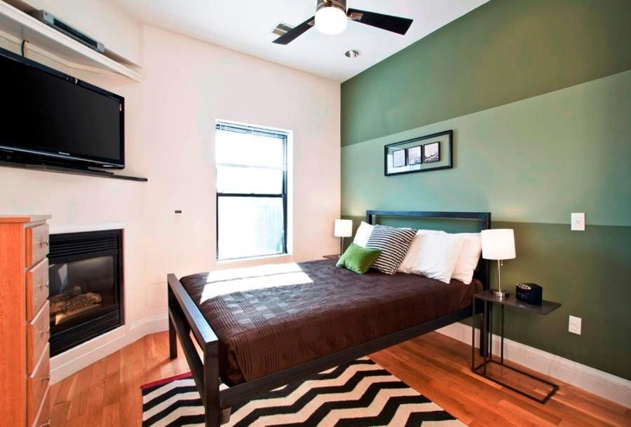 Boston Christopher Chambre photo